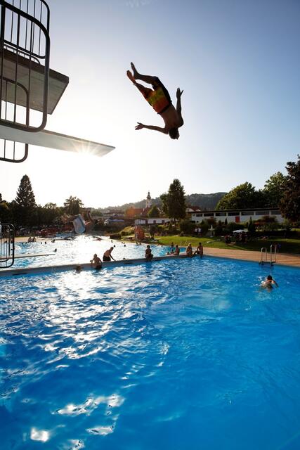Bald geht es wieder ab ins Freibad. Unsere Freibadbetreiber im Bezirk Hartberg-Fürstenfeld freuen sich schon sehr auf den Saisonstart - und das trotz Corona-Auflagen. | Foto: Bernhard Bergmann