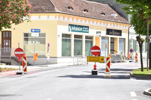 In Großpetersdorf gibt es ein Umleitungssystem mit Einbahnregelung. | Foto: Michael Strini