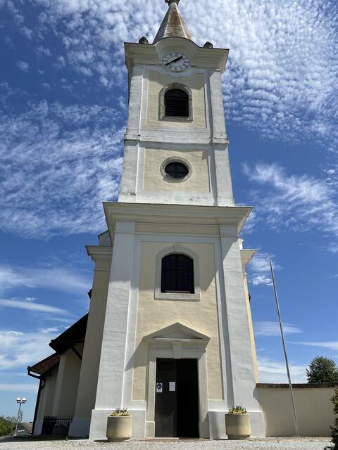 1793 bekam das Kirchengebäude einen Turm. | Foto: dpi