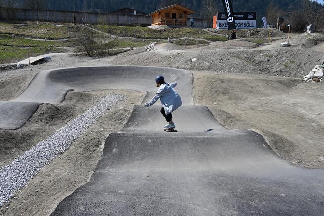 Helm auf und los geht's in Söll!  | Foto: Sport Edinger