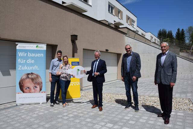Familie Lohninger, LT-Präsident Karl Wilfing, Bürgermeister Josef Denk und Dir. Walter Mayr.
  | Foto: NGB