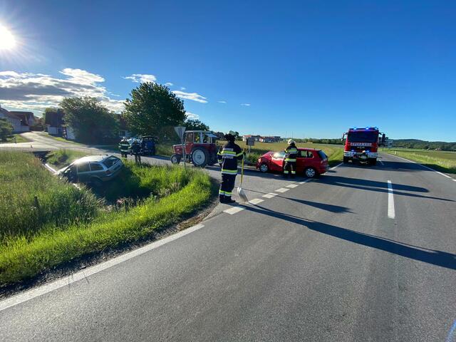 Die Kameraden der Feuerwehr Großhartmannsdorf rückten zur Fahrzeugbergung aus. | Foto: FF Großhartmannsdorf