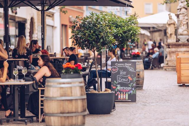 In Villachs Innenstadt öffnen wieder alle Betriebe  – ob Gastronomie, Shopping oder die unzähligen angebotenen Dienstleistungen. | Foto: Marta Gillner/Stadtmarketing