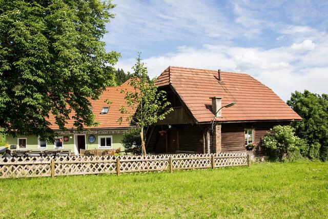 Will bewirten statt kontrollieren: Das Stattegger Ausflugsgasthaus "Zum Steinmetzwirt" setzt statt Öffnung weiter auf Bestellungen. | Foto: KK