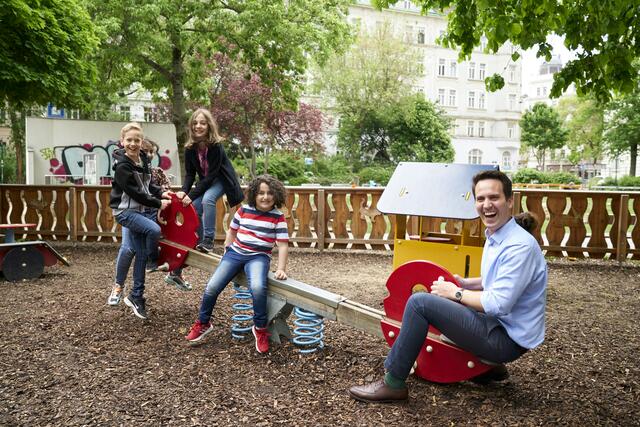 Den medialen Auftakt zum Start der Wiener Parkbetreuung gab's im Hamerlinpark in der Josefstadt. | Foto: Markus Wache