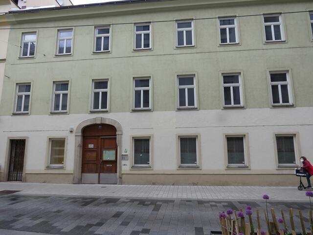 Das Haus in der Lindengasse 40 hat eine bewegte Geschichte hinter und viel Ungewissheit vor sich. | Foto: Sabine Krammer