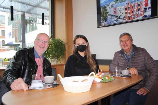 Franz Payerl und Franz Seiler schauten im Stadtcafe vorbei... | Foto: RMK