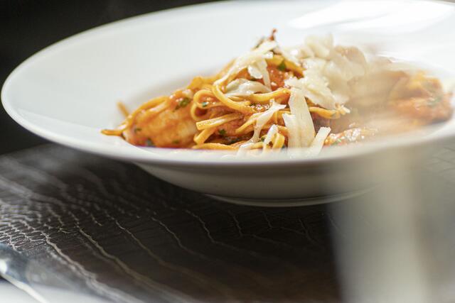 Die Pasta des Tages mit Tomaten und Garnelen | Foto: Klaus Pressberger