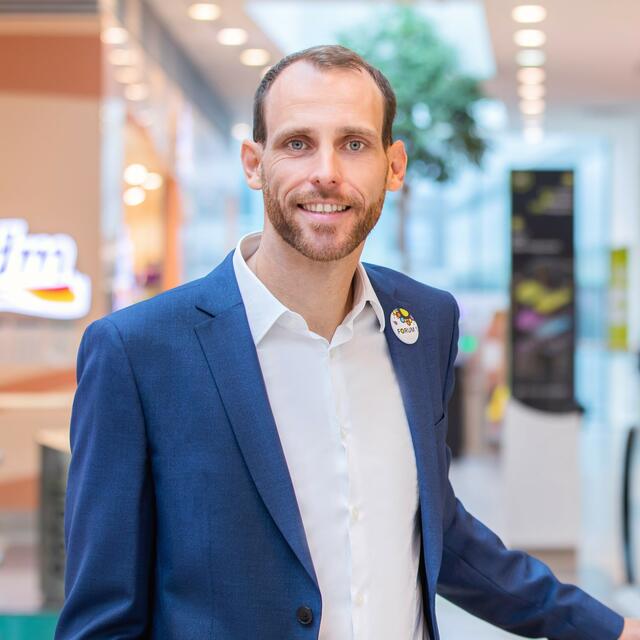 Kurt Müller ist Center-Manager vom Forum 1. Er freut sich mit der Öffnung der Gastronomie wieder den vollen Service anbieten zu können.  | Foto: Forum 1