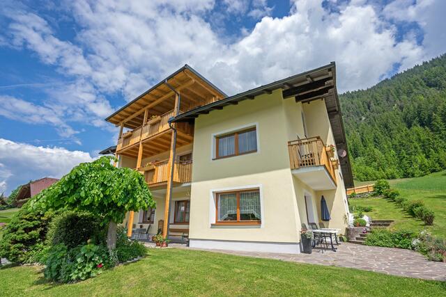 Das Haus Lackner in Techendorf am Weißensee. | Foto: Corinna Hackl