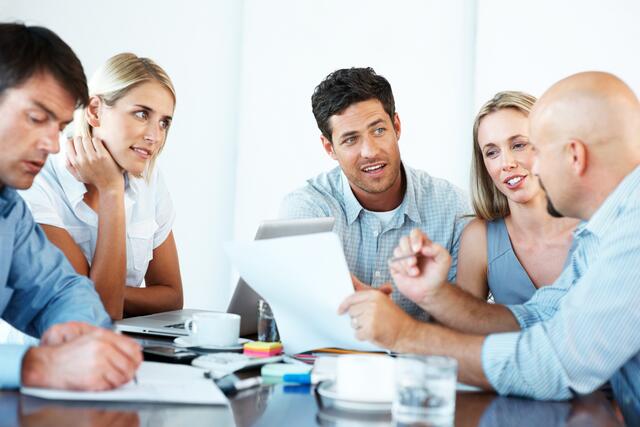 Fachliches kann man dazulernen. Ob die eigene Persönlichkeit zum Team passt, kann da oft viel entscheidender sein. | Foto: Yuri Arcurs/Fotolia