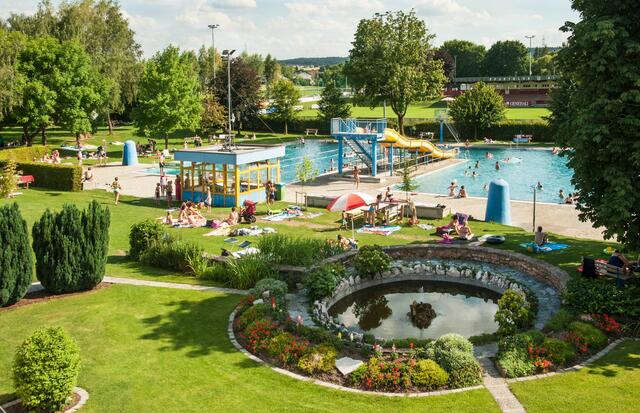 Auch das Freibad in Altheim ist bereits geöffnet. | Foto: Helmut Schwarz