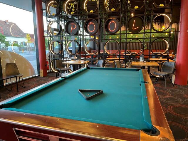 Ab sofort ist auch Billard spielen in Eggersdorf angesagt.