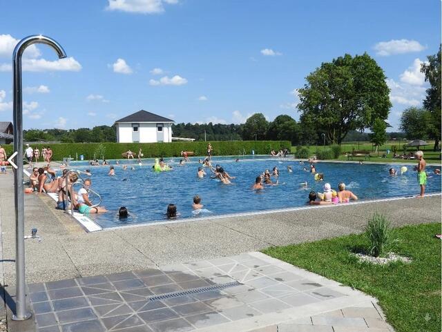 Das Freibad in Mauerkirchen wurde frisch saniert und steht den Badegästen bei schönem Wetter offen. Wir warten noch auf aktuelle Fotos! | Foto: Gemeinde Mauerkirchen
