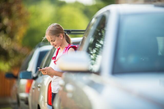 Rund ein Drittel aller Unfälle im Straßenverkehr, auch der Kinderunfälle, ist in Österreich auf Ablenkung und Unachtsamkeit – allen voran durch das Smartphone – zurückzuführen.