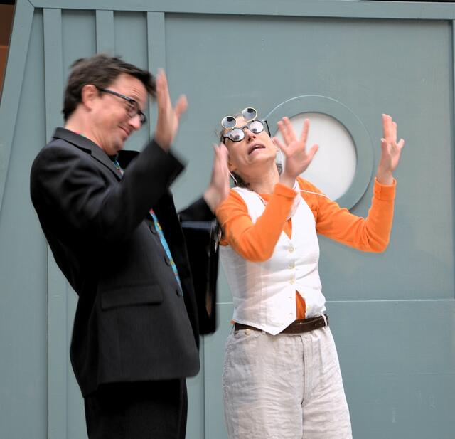 Lehrer Stefan Moser und der männliche Kobold Clara Diemling, 