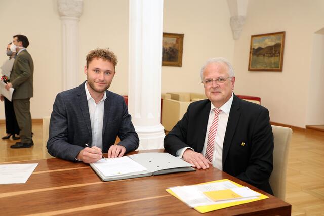 JVP Obmann und neuer Gemeinderat Patrick Mitmasser und Bgm. Reinhard Resch | Foto: Stadt krems