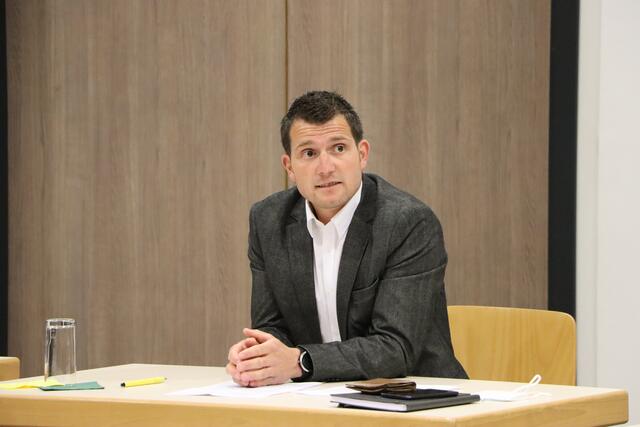 Alexander Jäger: "Es ist mir eine große Ehre, als 29-Jähriger das Amt des Bürgermeisters von Fließ zu übernehmen und gemeinsam mit euch die Zukunft in der Gemeinde zu gestalten" | Foto: Siegele
