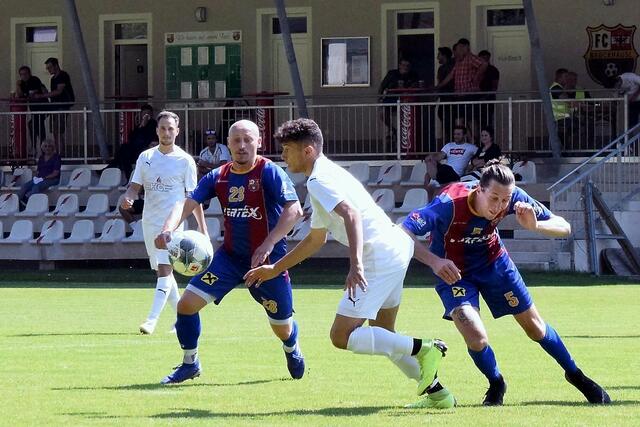 Nach der Nichtwertung der Meisterschaft im Spieljahr 2019/20 gibt es 2021 zumindest eine Entscheidung über Auf- und Abstieg. | Foto: Schwaighofer