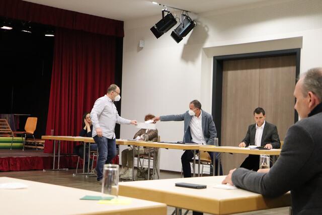Im Gemeinderat wurde Alexander Jäger mit neun Stimmen und sechs Enthaltungen gewählt. | Foto: Siegele