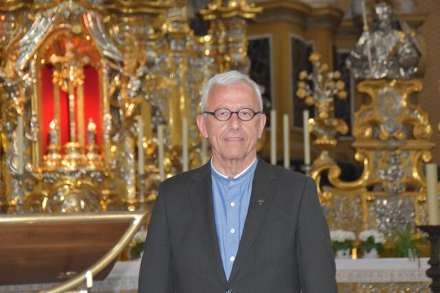 Propst Florian Huber ist gebürtiger Langkampfener, seit 40 Jahren Priester und seit 2004 Propst im Dom St. Jakob in Innsbruck.