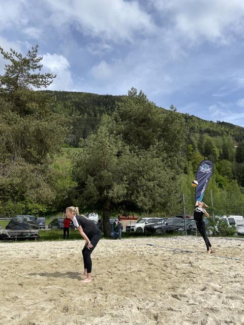 Service Svensson | Foto: Volleyboi Zell am See