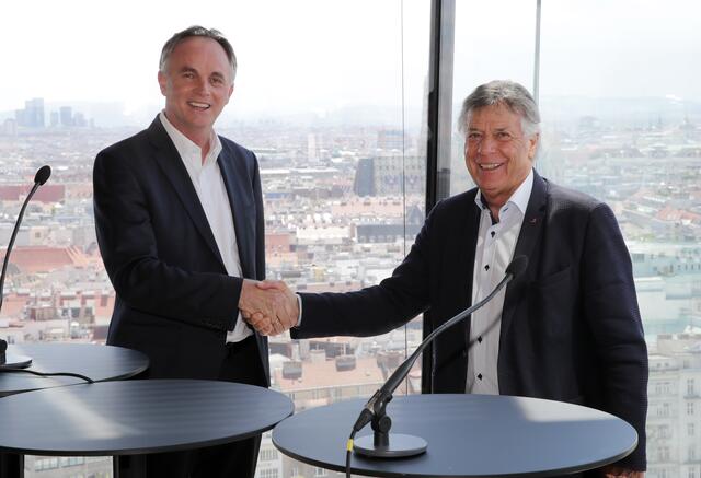 Karl Schmidhofer mit Vorgänger Peter Schröcksnadel. | Foto: GEPA pictures
