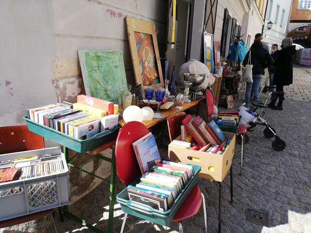 Der Reinerlös des Flohmarkts am 8. Mai unterstützt den Erhalt des Verein FreiRaum.