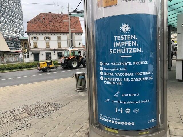 Infos zur mehrsprachigen Corona-Kampagne gibt's derzeit überall. | Foto: KK