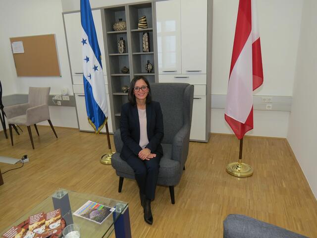 Die Botschafterin Lesly Amalia Sanchez Moncada will Honduras stärker kommunizieren.