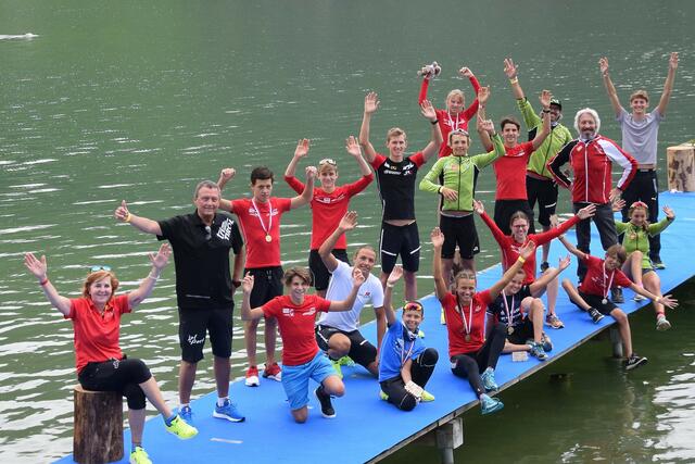 Hoch die Hände, Wochenende - Tirols Triathlonfamilie hält wieder Woche für Woche Einzug im Sportgeschehen. | Foto: Schwaighofer