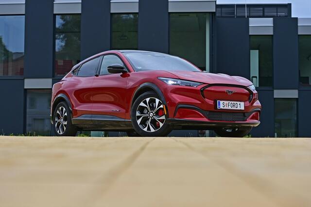 Dieses Pferd frisst nur Strom: Der erste rein elektrische Ford Mustang, der Mach-E, ist da. | Foto: Ford