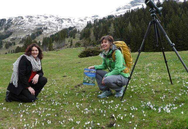 Ratsvorsitzende, Ingrid Felipe mit Nationalpark Rangerin Maria Mattersberger.  | Foto: NPHT/Florian Jurgeit