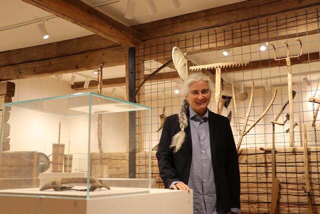 Der Museumsverein Deutsch-Griffen betreibt das Heimatmuseum im Pfarrstadel. Museumsleiterin ist Daphne M. Gerzabek.  | Foto: Bettina Knafl