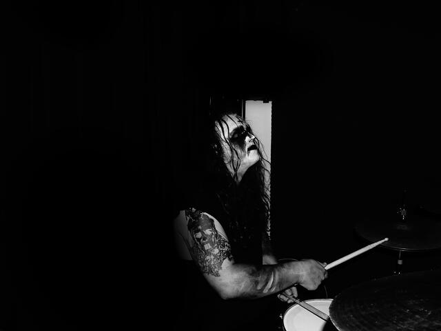 Vier Pfundser und ein Prutzer bilden das Pentagramm von Jesajah. Wer genau sich hinter der Band verbirgt, bleibt nur engsten Vertrauten vorbehalten. | Foto: Jesajah Archiv