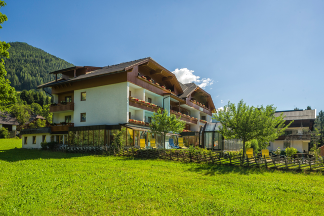 Das Hotel Almrausch im Sommer.