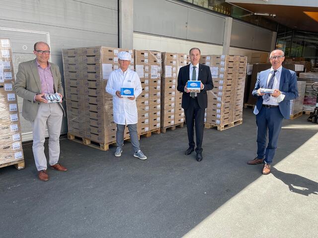 Landesrat Leonhard Schneemann sprach mit Konditormeister Helmut Ulreich über die Ausweitung der Produktion in Pinkafeld. | Foto: Landesmedienservice