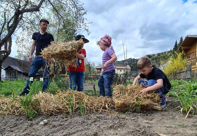 Beim Projekt GartenKinder wird spielerisch Natur- und Gartenwissen vermittelt.