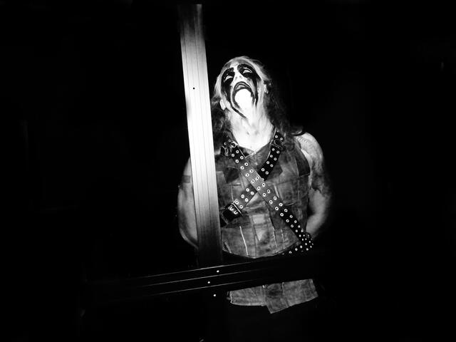 In den Jesajah-Katakomben werden Songs mit Black &amp; Death Metal Einflüssen kreiert, die vorwiegend Religionen und Geschichte thematisieren bzw. kritisieren. | Foto: Jesajah Archiv