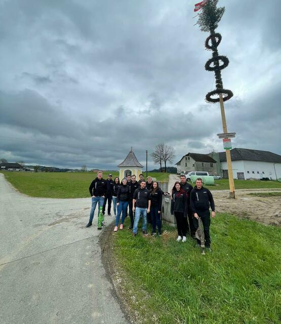 Die Neufeldner haben Anfang des Monats den Linzer Maibaum gestohlen. | Foto: Foto: Mühleder