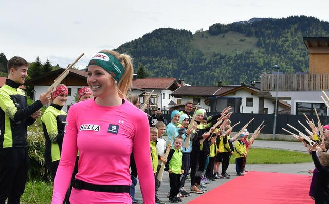 Herzlicher Empfang für Biathlon Weltmeisterin Lisa hauser in Walchsee. | Foto: Schwaighofer