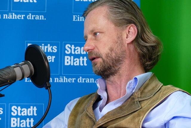 Max Mayr-Melnhof bei der Aufzeichnung des Podcasts „Einfach näher dran“. | Foto: Stefan Schubert