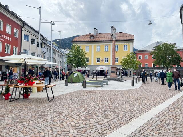 Am 7. Mai fand auf dem Lienzer Johannesplatz eine Mahnwache für Moria statt. | Foto: Oblasser