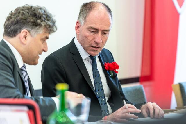 Stadtamtsdirektor Erich Angerer (l.), Bürgermeister Alexander Stangassinger (r.) | Foto: Adi Aschauer