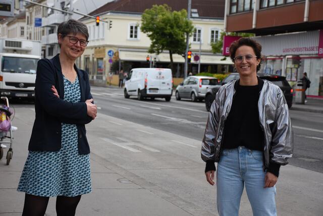 Silvia Nosseks (l.) Fraktion (Grüne) beschloss den Umbau am Gersthofer Platzl mit der ausschlaggebenden Stimme von Bezirksrätin Karin Riebenbauer (Neos). | Foto: BV 18/Valentin Baubinder