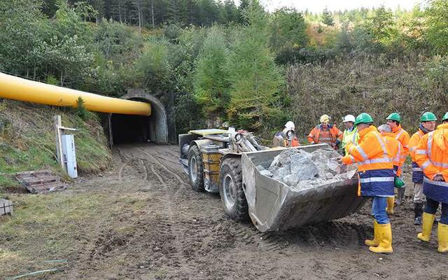 Der Eingang zum Stollen auf der Koralpe: Dieser liegt auf Kärntner Seite, die Wasservorkommen auf steirischer Seite. | Foto: European Lithium