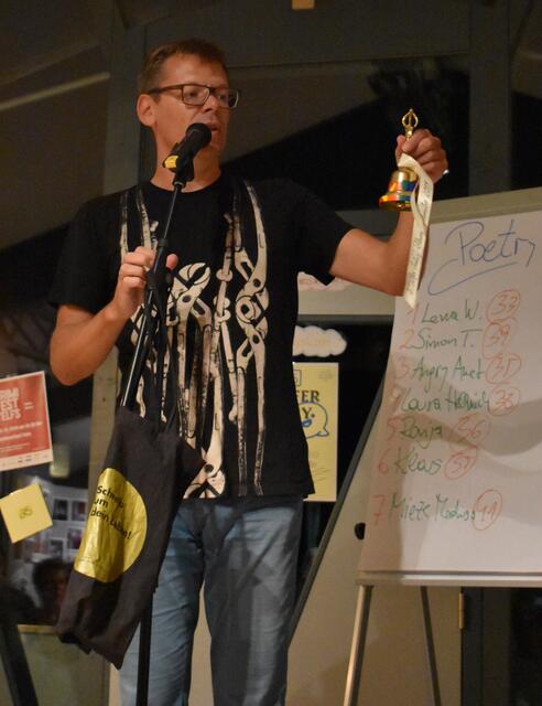 Am Juni kehrt der 5. Telfer Poetry Slam mit Papa Slam, Markus Köhle zurück. | Foto: MG Telfs