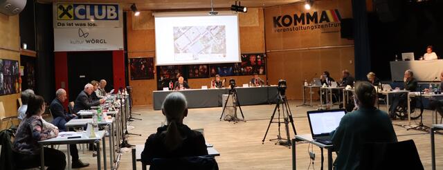 Der Wörgler Gemeinderat behandelte bei der letzten Sitzung im Komma Themen wie die Nutzung der alten Musikschule und die Gründung einer Stadtholding. | Foto: Gredler