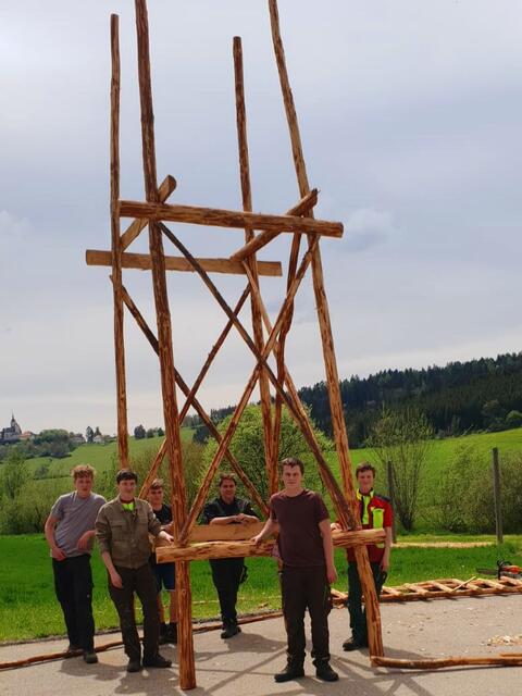 Die Schüler*innen freuen sich über jeden Baufortschritt.