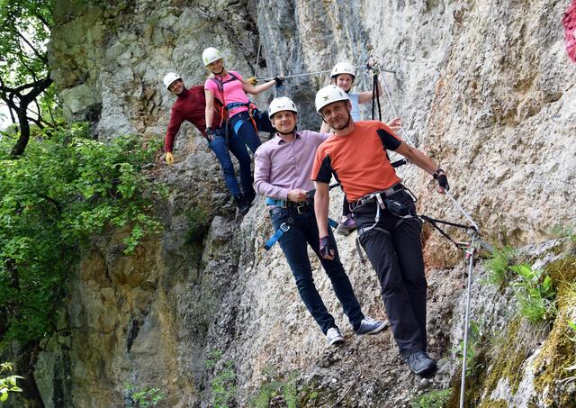 Die erste offizielle Testbegehung des neuen Klettersteiges. | Foto: Markgemeinde St. Paul